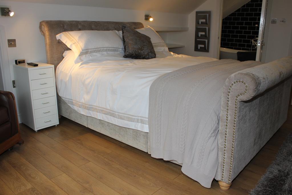 Fifty One And A Half Boutique B&B Клитеро Екстериор снимка
