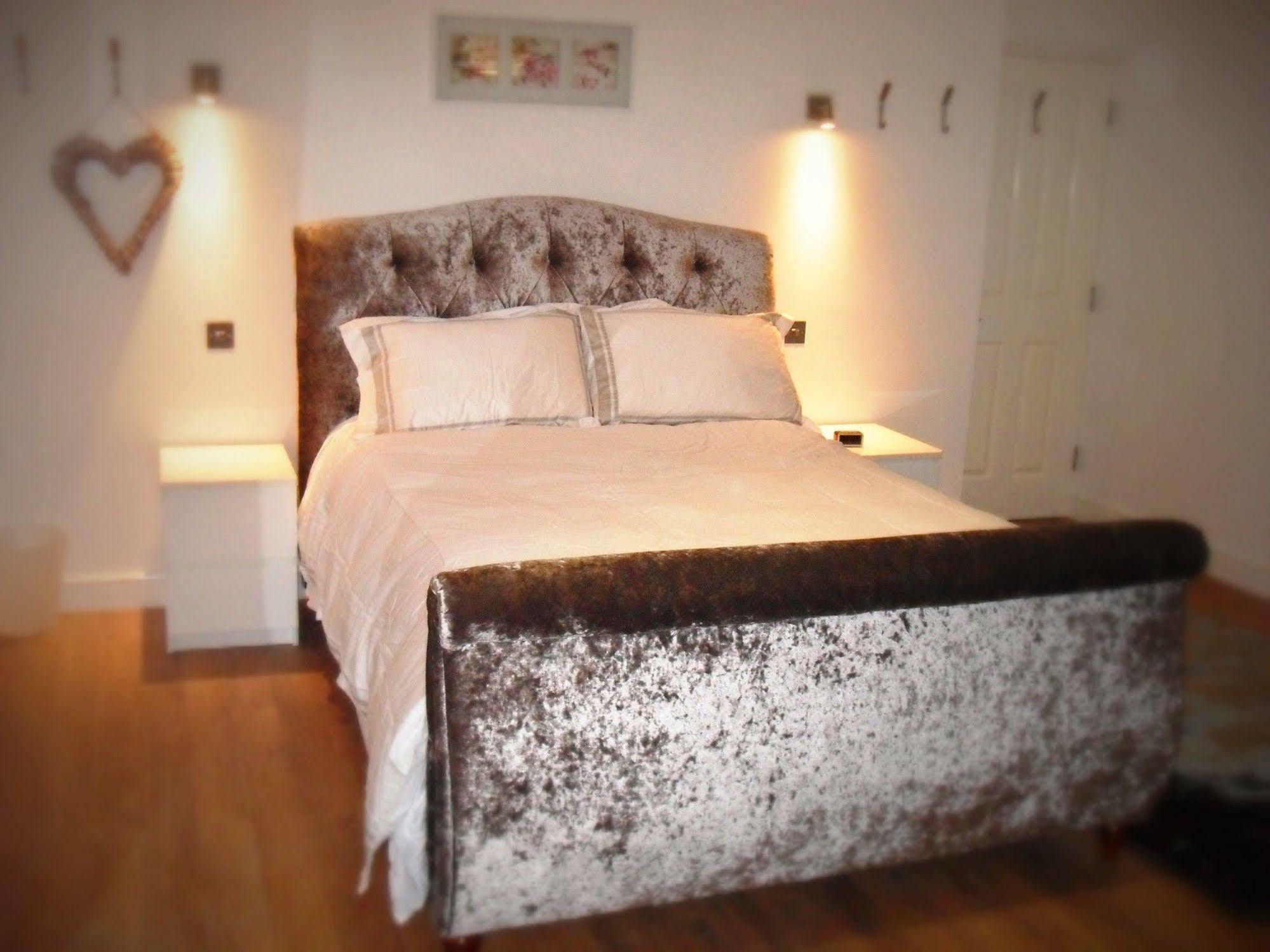 Fifty One And A Half Boutique B&B Клитеро Екстериор снимка