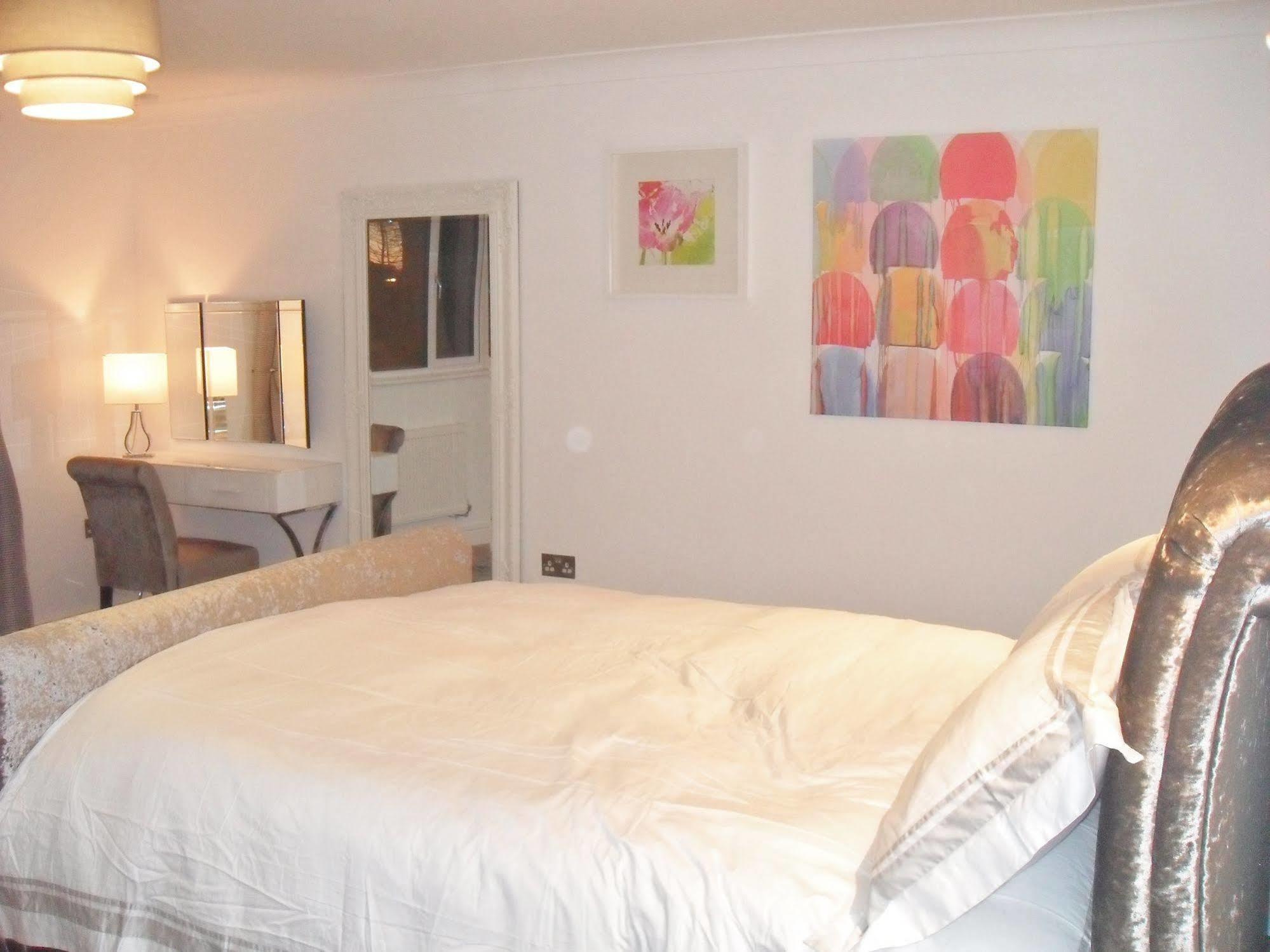 Fifty One And A Half Boutique B&B Клитеро Екстериор снимка